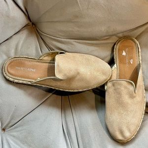 Saks Fifth Avenue Women Gold Glitter Espadrilles Size 39 US 8.5 NEW $75.00